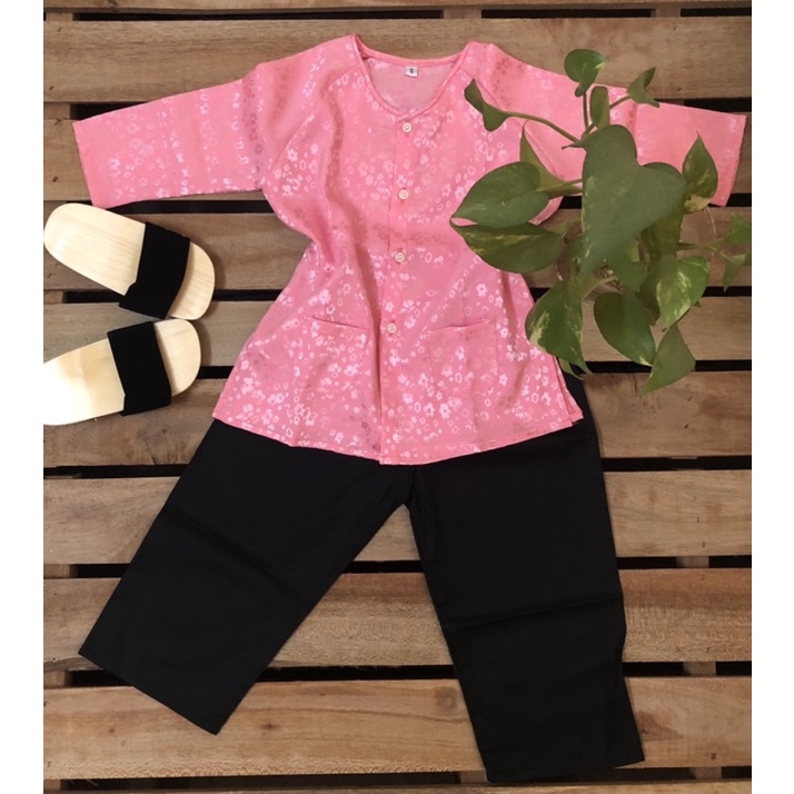 Bà Ba Gấm Hoa Bé Gái