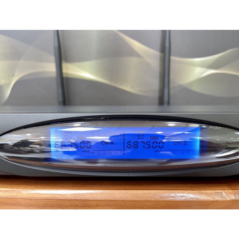 Micro không dây Baiervires BS-9100 chính hãng rất cao cấp.Tặng bộ pin sạc