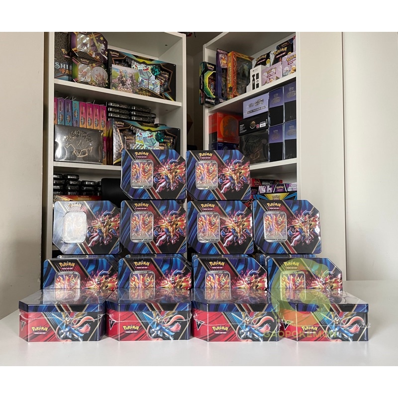 Hộp thiếc 5 gói thẻ bài Pokemon TCG Zamazenta V - Hàng Chính Hãng