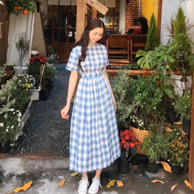 Đầm caro xanh nút sau form dài