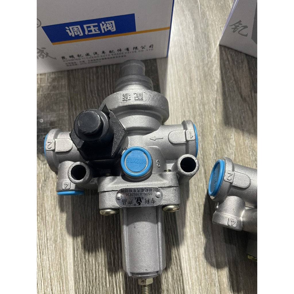 Sản phẩm gia đình làm: combo 4 Van xả hơi có ren hoặc không ren 153