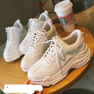 Giày sneaker