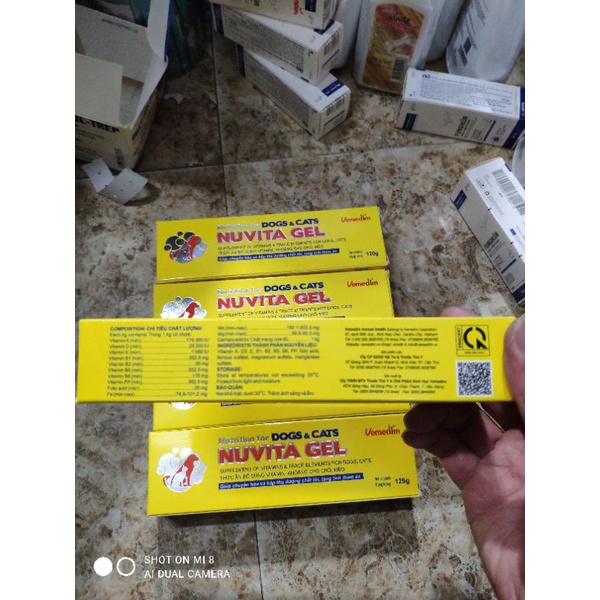 Thức ăn bổ sung vitamin, khoáng cho chó, mèo Nuvita gel. Gel dinh dưỡng 120g