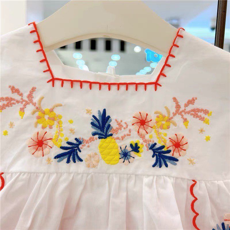 Bộ bé gái áo trắng thêu quần đỏ cam iu