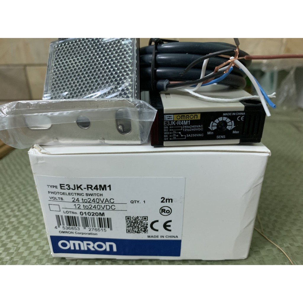 CẢM BIẾN QUANG OMRON E3JK-R4M1