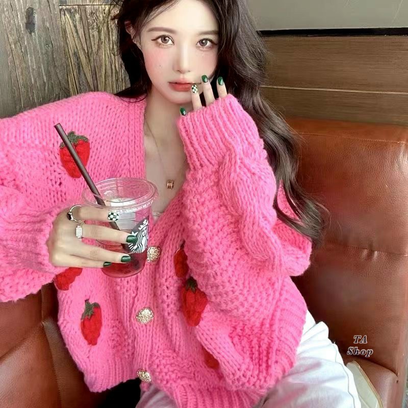Áo khoác cardigan len dâu tây hot trend 2022