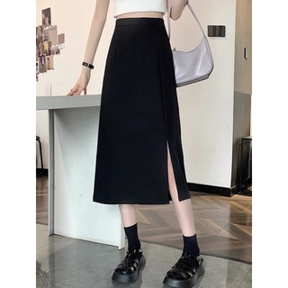 Chân váy xẻ trước cạp cao