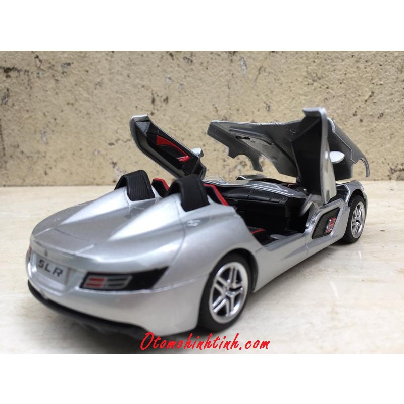 Mô hình xe ô tô Mercedes SLR Stirling Moss 1:32