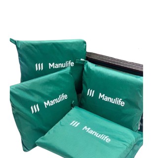 Áo mưa xanh lá manulife