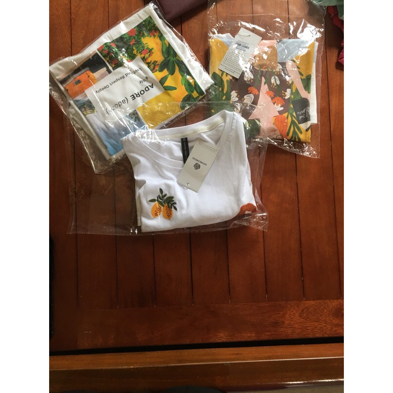 combo 2 ao trắng size m newtag
