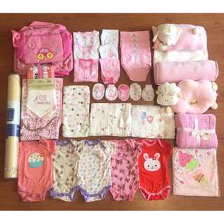 Set đầy đủ đồ sơ sinh cho bé yêu cực đẹp và dễ thương.