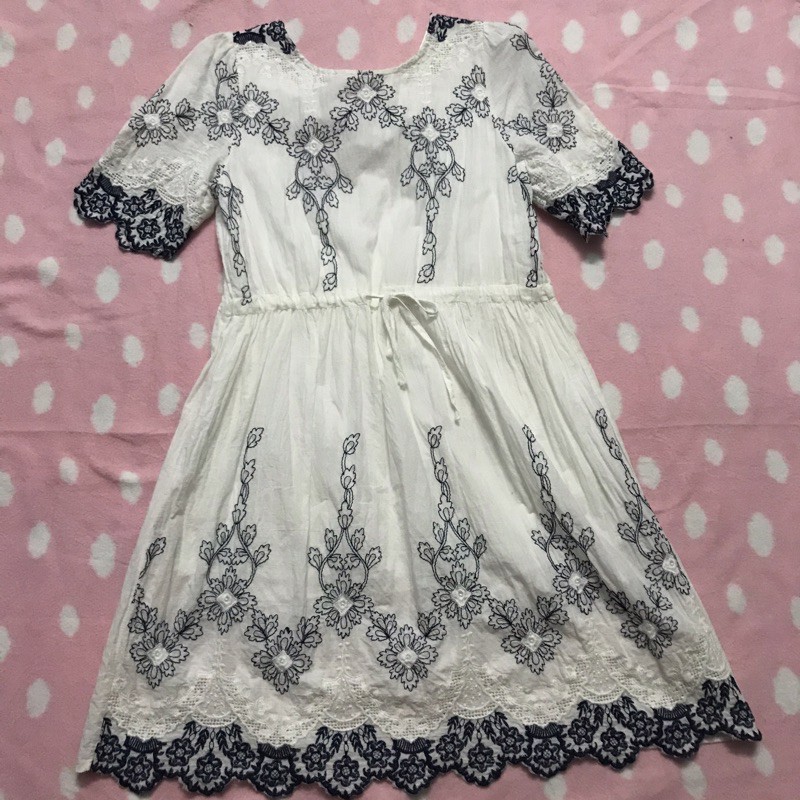ĐẦM TRẮNG THÊU SIZE s,m