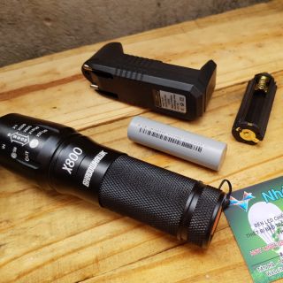 Đèn pin siêu sáng Zoom X800 Shadowhawk