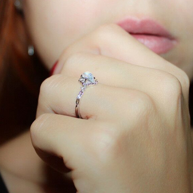 Nhẫn Đá Mặt Trăng Hình Giọt Nước