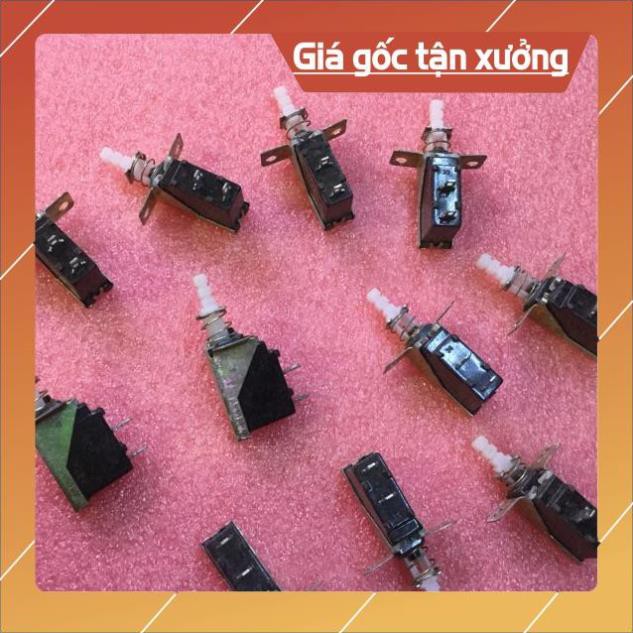 . Công tắc nguồn 2 chân giá cho 2 chiếc .