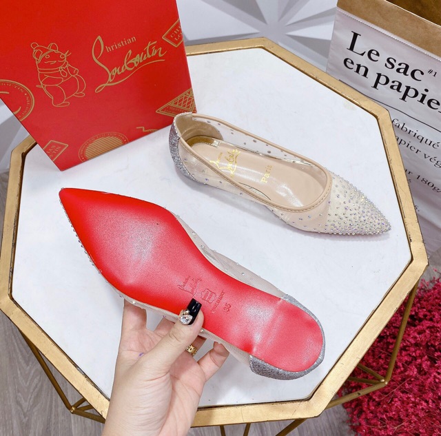 Giày bệt lưới đá