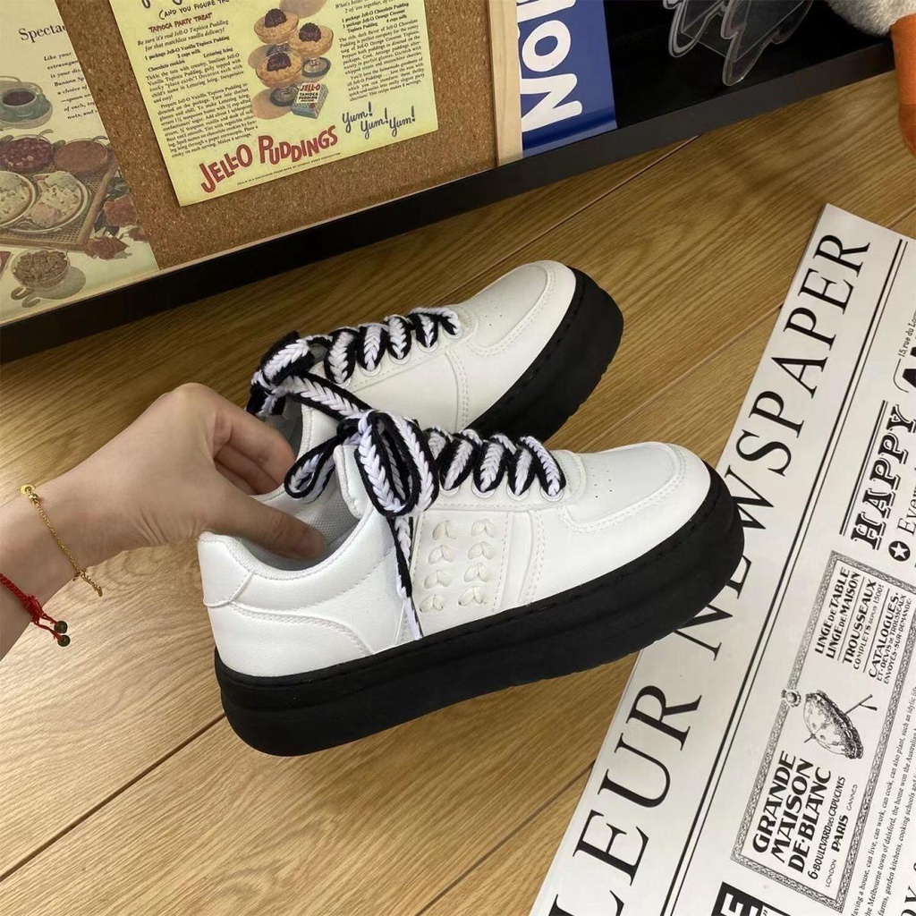 Giày thể thao nữ trắng đế đen dây tết da mềm đế độn cao 4 cm sneaker ulzzang hàn quốc đi học đi chơi đẹp giá rẻ