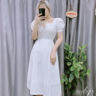 Đầm bol thêu cổ vuông chun eo