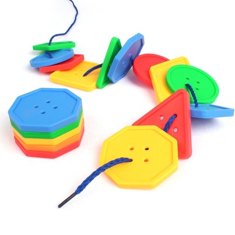 Set 90 Cúc nhựa hình học có kèm dây - đồ chơi cho bé tập phân loại màu, tập xỏ dây, xếp hình phát triển tư duy, sáng tạo