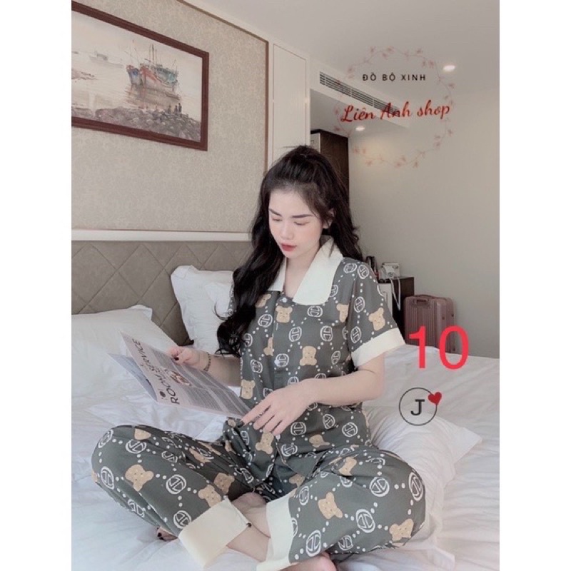 Bộ đồ ngủ pijama nữ cộc tay quần dài chất lụa Kate Thái mềm mịn màu xám viền trắng họa tiết gấu nâu sang chảnh - CD0067