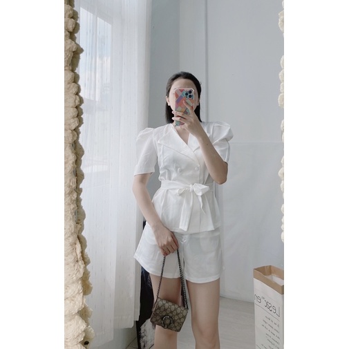 Set áo tay phồng cổ vest cách điệu phối quần đùi chất siêu đẹp cho các nàng diện đi đâu cũng xinh