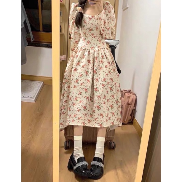 Váy hoa nhí trễ vai dáng xòe, hoa vintage, Váy hoa vintage cổ vuông