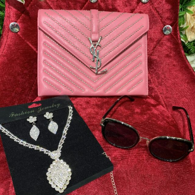 Túi xách đính đá