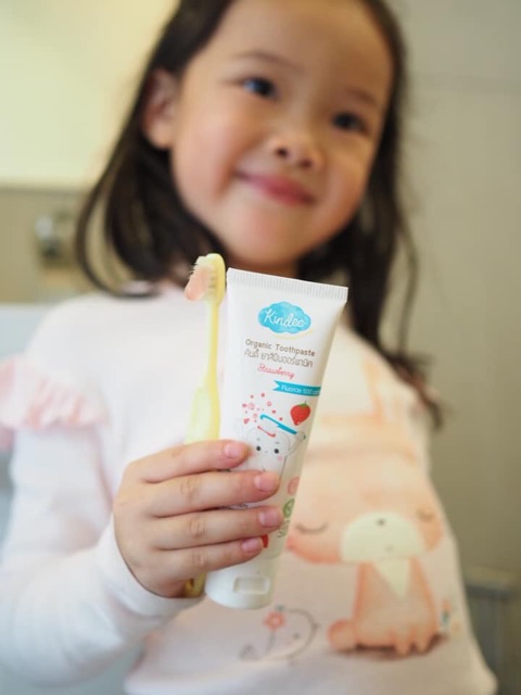 Kem đánh răng organic cho trẻ em - Kindee Thái Lan