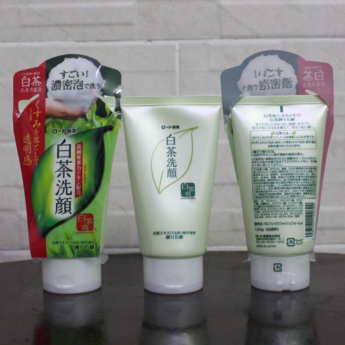 Sữa rửa mặt trà xanh Rohto Shirochasou Nhật Bản 120g