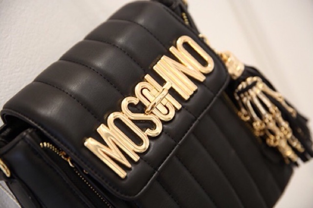 Balo moschino cá tính