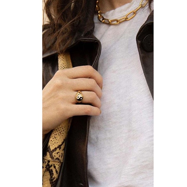 Nhẫn titan mặt tròn hiểu tượng âm dương không gỉ