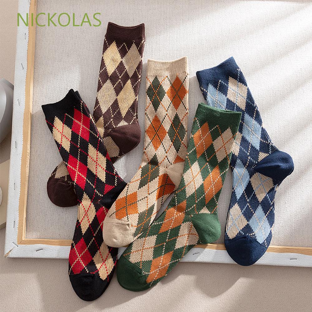 Đôi Vớ Cotton Họa Tiết Sọc Caro Nhiều Màu Sắc Thời Trang Cho Nữ