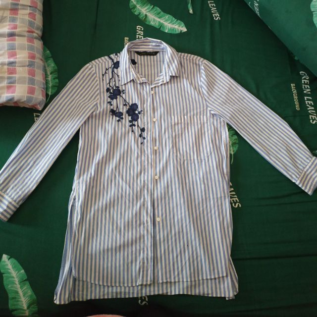 Áo sơ mi thêu hoa