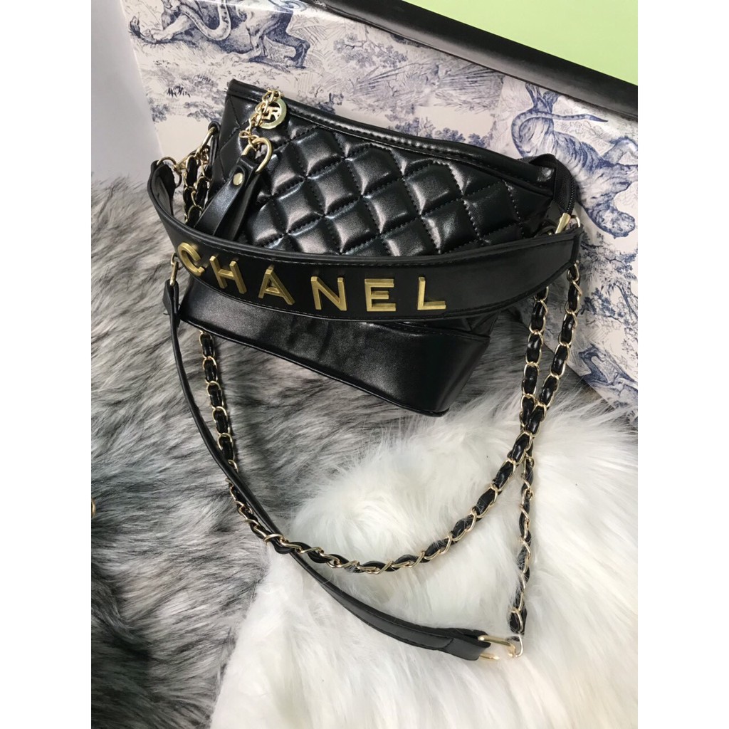 Túi CHANE Ngọc Trinh Đính chữ Đồng Nổi Size 22 | BigBuy360 - bigbuy360.vn
