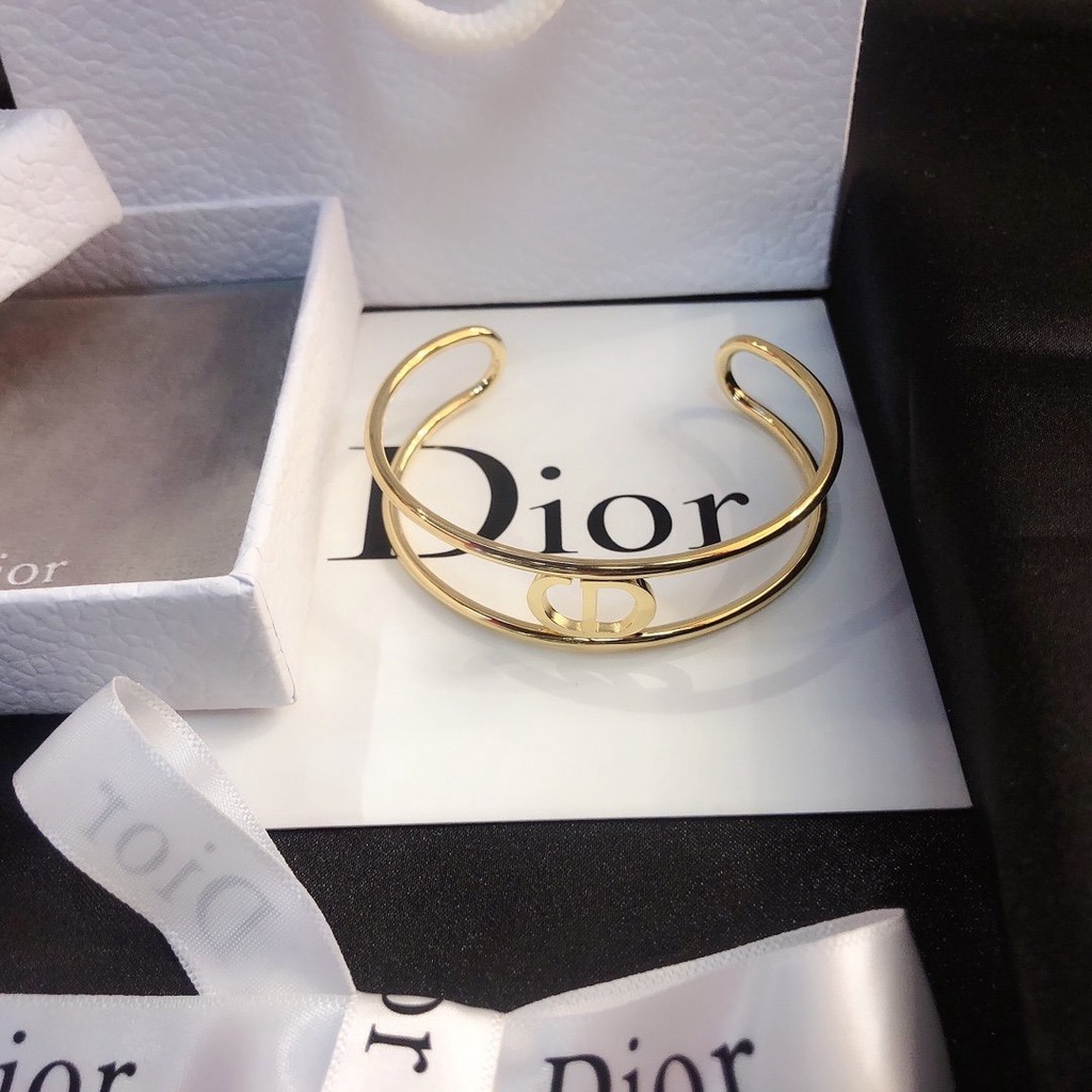 Vòng Tay Dior Chất Liệu Thép Titan Cho Nữ