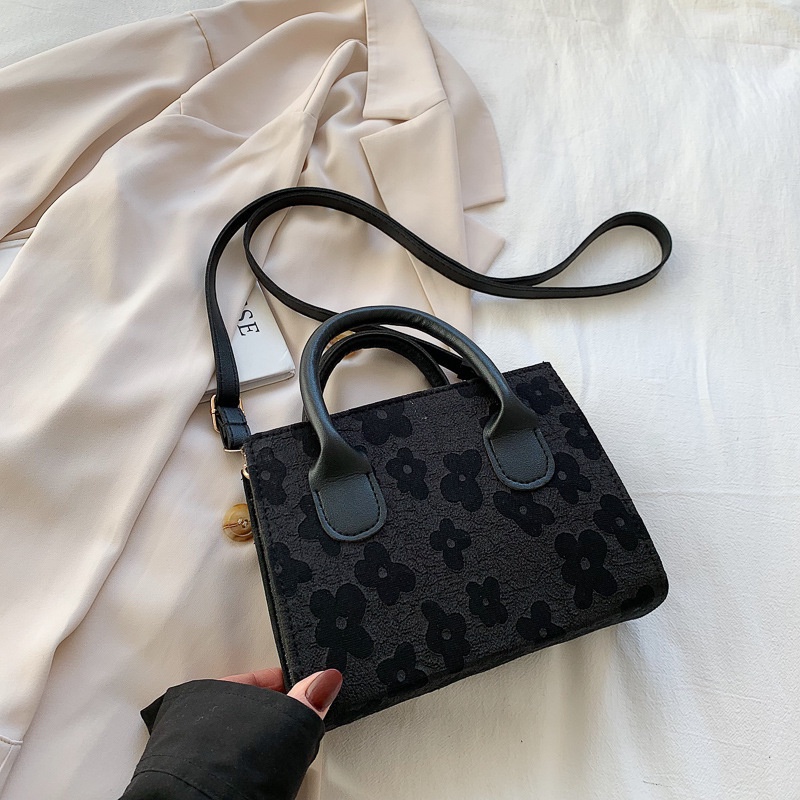 Túi Xách Đeo Vai Hình Vuông Nhỏ Nhắn Xinh Xắn Thời Trang Mùa Xuân Dành Cho Nữ 2022