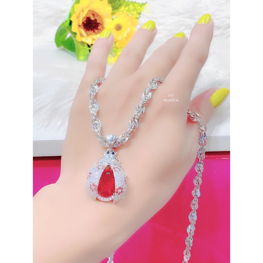 Mặt dây chuyền nữ UHA mạ vàng 18K kiểu dáng sang trọng M1211