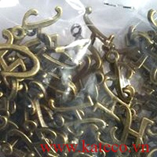 A1920H Chữ hoa 13mm Màu đồng 50 gram/bịch