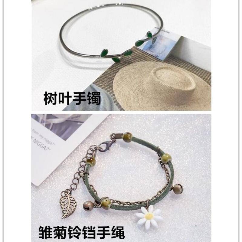 Cô. Winner's Đồng Hồ Đeo Tay Mặt Vuông Nhỏ Màu Xanh Lá Cây Tươi Tắn Đơn Giản Phong Cách Hàn Quốc 2019 Cho Nữ
