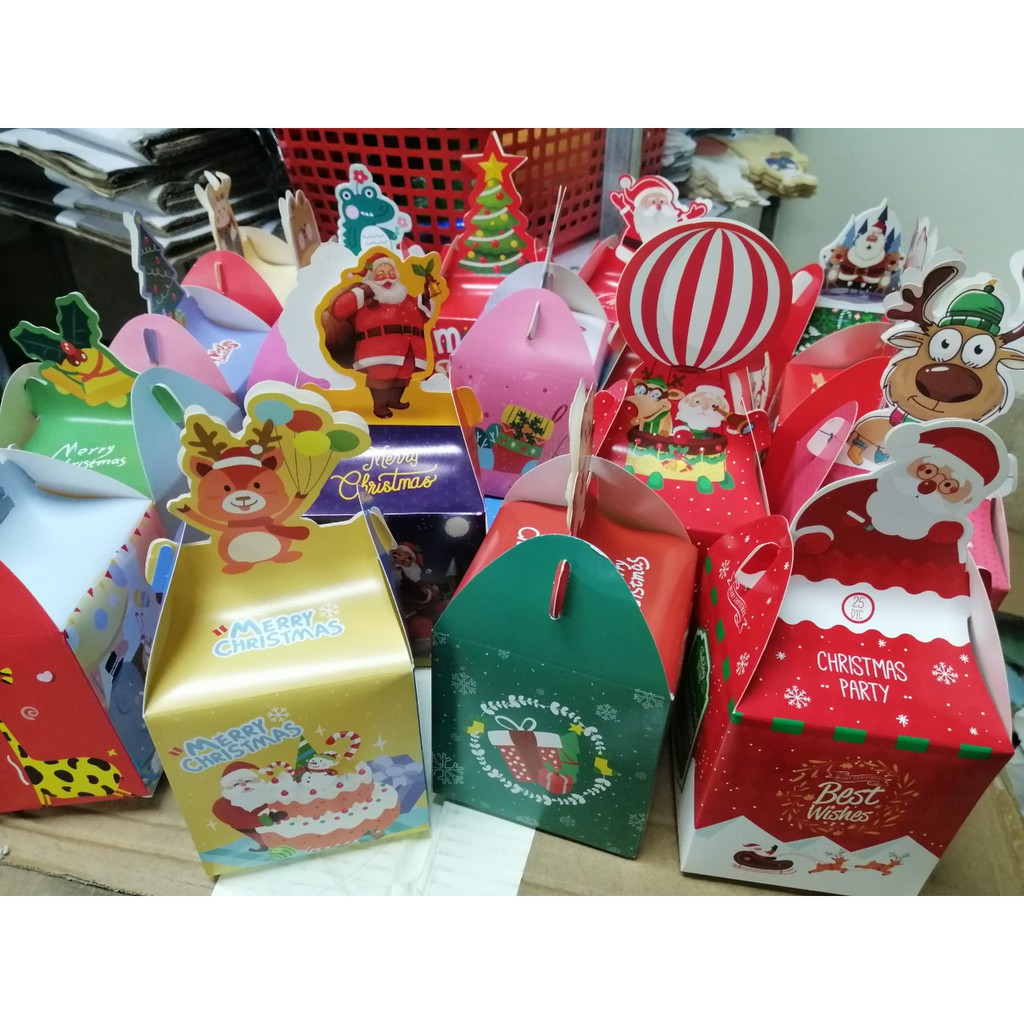 [Giá Sỉ] Combo 1 Hộp đựng quà + 1 đôi tất NOEL Kute cho bé | BigBuy360 - bigbuy360.vn