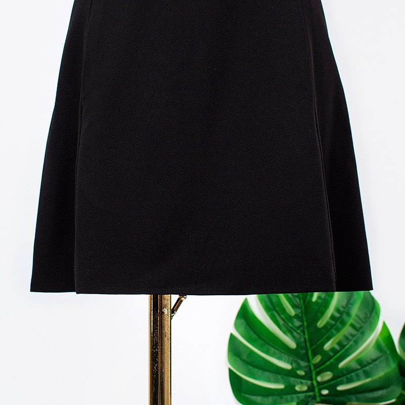 Áo khoác cổ búp bê màu đen và váy đen xòe Rose Blackpink