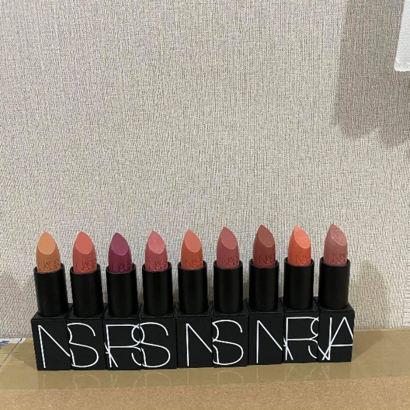 SON THỎI NARS ANDACIOUS LIPSTICK