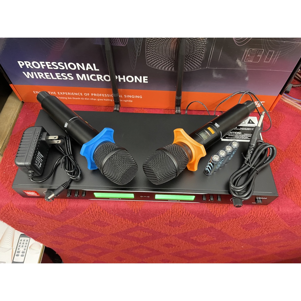 Mic KHÔNG DÂY JBL VM900 Cao Cấp Hát Nhẹ, CHỐNG Hú, Tiết Kiệm Pin, Sóng Khoẻ, Bắt Âm Tốt