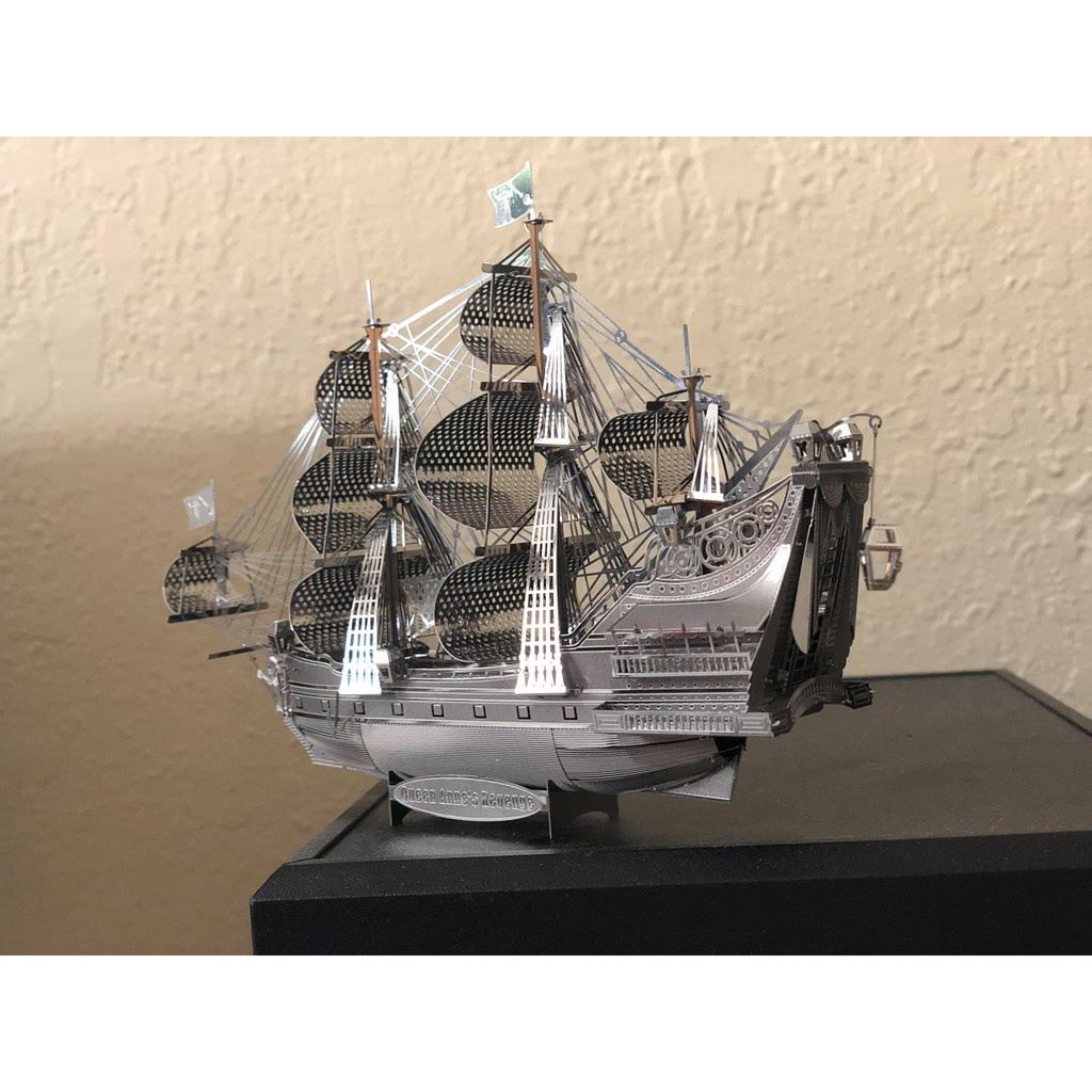 Mô Hình 3D Kim Loại Tàu Queen Anne's Revenge Trong Phim Cướp Biển Vùng Caribe