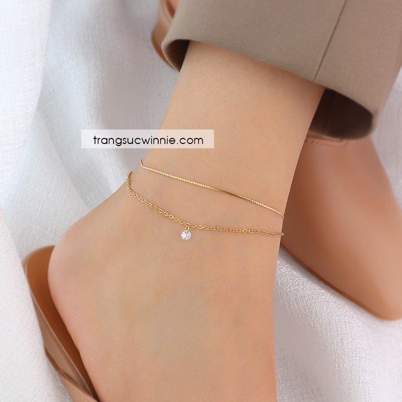 Lắc chân nữ titan Twins
