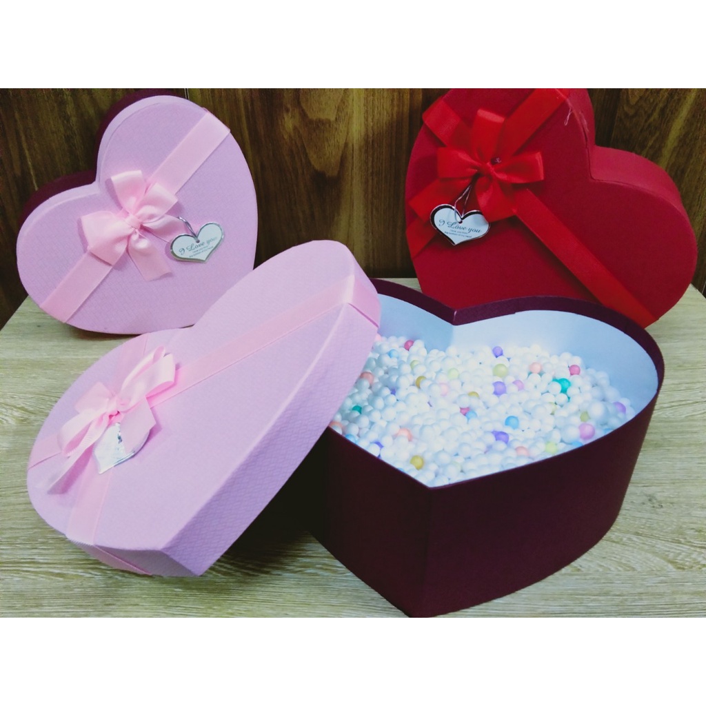 hộp quà hình trái tim tặng kèm hạt xốp ❤❤(tặng xốp đầy hộp)