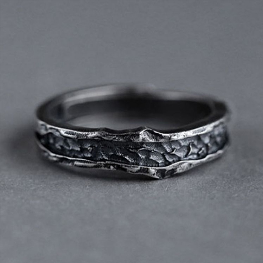 Nhẫn Đôi Màu Đen Họa Tiết Bất Đối Xứng Phong Cách Hip hop Cổ Điển Cho Nam Và Nữ