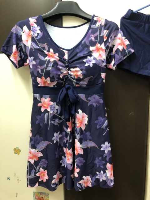 Set áo tắm kèm quần bơi rời cho người trung tuổi dễ mặc họa tiết hoa bách hợp | BigBuy360 - bigbuy360.vn