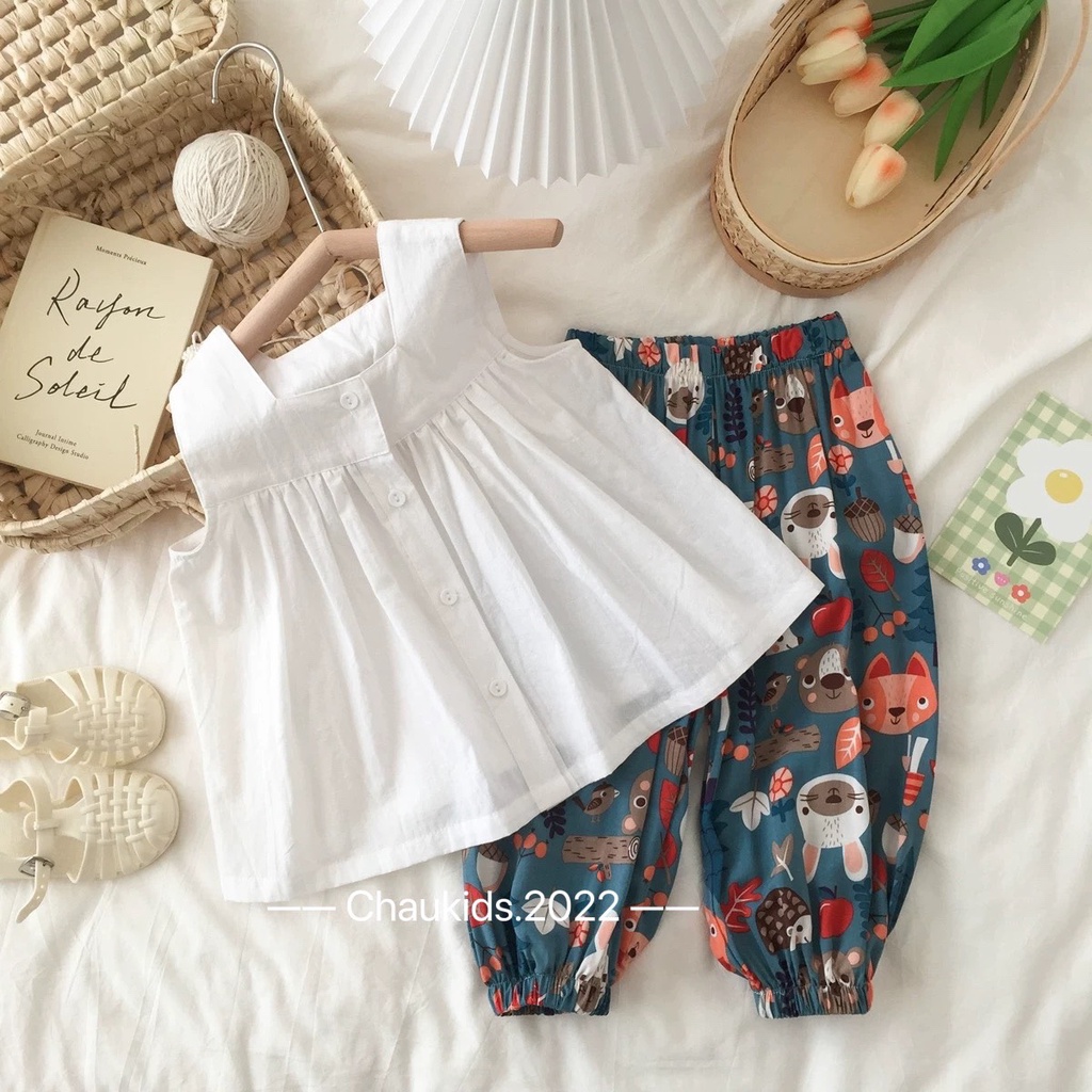 Bộ cổ vuông quần bo lửng bé gái