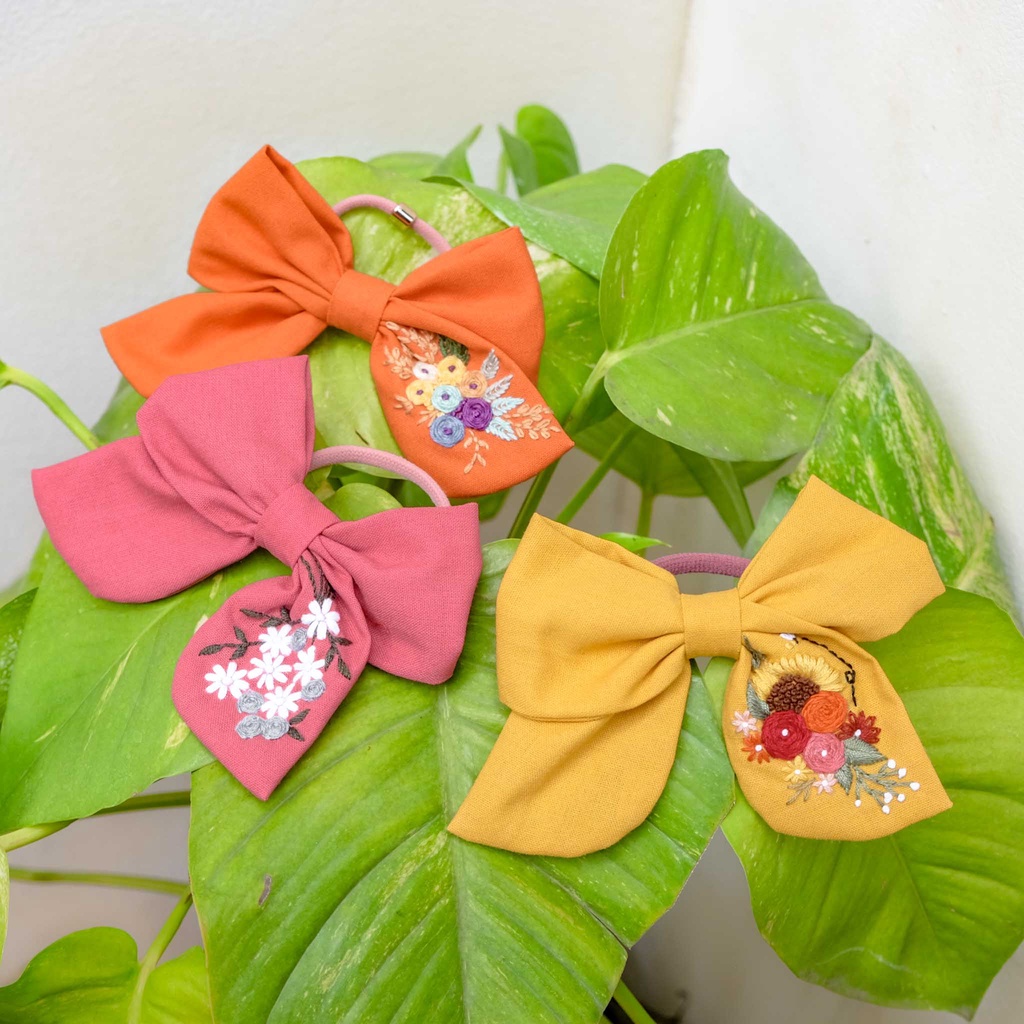 Nơ buộc tóc linen thêu tay thủ công họa tiết hoa xinh xắn; Cột tóc nơ handmade